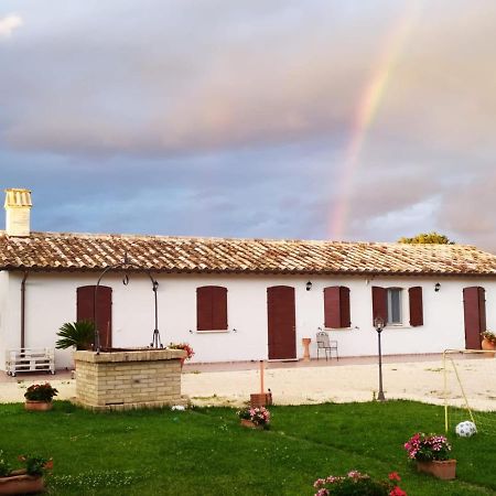 Agriturismo " Le Serre" Spello Kültér fotó