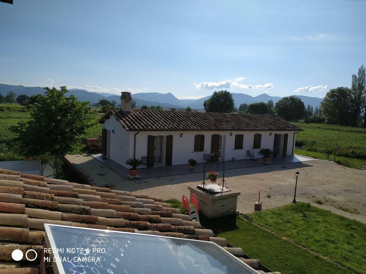 Agriturismo " Le Serre" Spello Kültér fotó