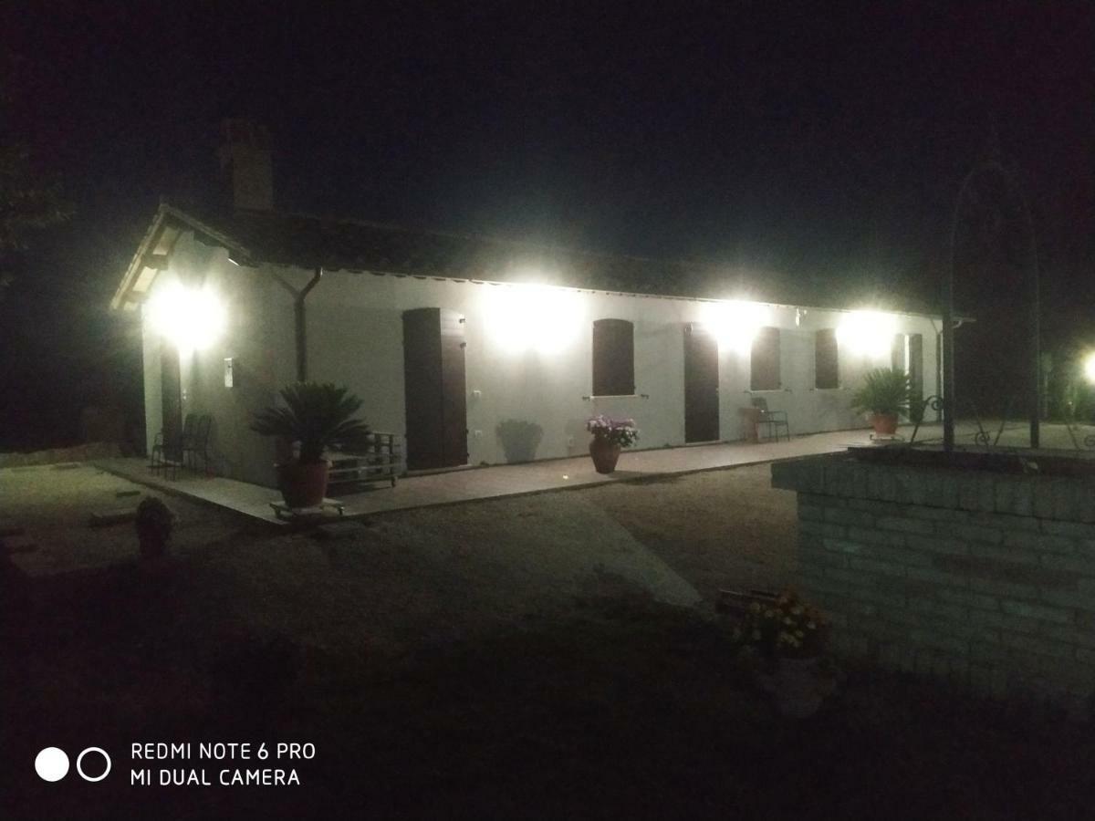 Agriturismo " Le Serre" Spello Kültér fotó